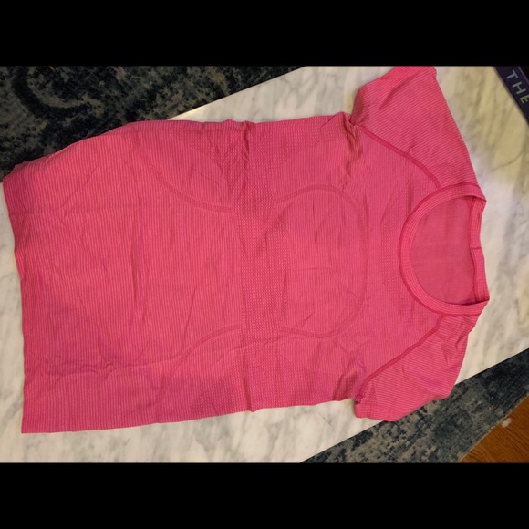 2 Lululemon Swiftly Tech Short Sleeves for $50 - Picture 3 of 3